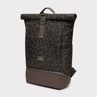 Johnny Urban Rucksack "Allen" Medium in Schwarz mit mehreren Fächern und Tragegriffen, modischer Alltagsrucksack.