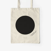 Jutebeutel von typealive in creme mit dem Aufdruck „Wormhole“