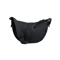 Kleine Moon-Bag von Got Bag, nachhaltiger Rucksack und HipBag aus recyceltem Meeresplastik, mit verstellbarem Tragegurt.