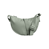 Kleine Moon-Bag von Got Bag, umweltfreundlicher Rucksack und HipBag aus recyceltem Meeresplastik, mit verstellbarem Gurt.