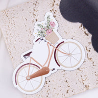 Bunte Tilda & Theo Magnete mit verschiedenen Motiven, für drinnen und draußen, auf einer Glasfläche angebracht