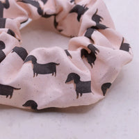 Buntes Haargummi von tilda & theo, bequemes Scrunchie aus weichem Stoff für Frisuren und Haaraccessoires