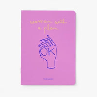 A5 Notizheft von typealive aus Papier mit linierten Seiten, ideal für Notizen und Skizzen, im eleganten Design