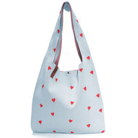 Stilvolle Shopper Lois von Lot83 aus Bekleidung mit modernem Design und robustem Material, sichtbar im Bild.