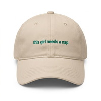Schwarze Basballcap mit weißer Aufschrift „I Bazaar Noir“ von Bazaar Noir GmbH auf der Vorderseite.