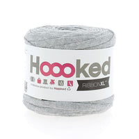 Gelbes RibbonXL Bändchengarn von Hoooked, 125 g, mit dicken, weichen Garnfasern für kreative Strick- und Häkelprojekte