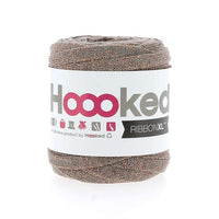 Bunte RibbonXL Lurex Garnrolle von Hoooked, 80 g, glänzendes Bändchengarn für kreative Strick- und Häkelprojekte