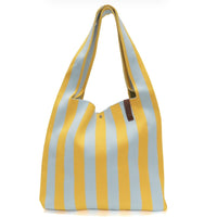 Stilvolle Shopper Lois von Lot83, aus strapazierfähigem Material, mit geräumigem Innenraum und modernen Design, auf dem Bild sichtbar.