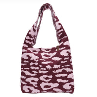 Schicke Shopper Lois von Lot83 aus robustem Stoff mit geräumigem Design, ideal für Einkäufe und Alltag.