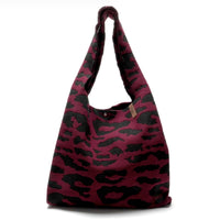 Lot83 Shopper Lois aus strapazierfähigem Stoff mit mehreren Fächern, ideal für den Alltag, in moderner, schlichter Designoptik.