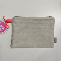 Litteltasche aus Kordel von Manufaktur & Kontor, stilvolles Accessoire mit handgefertigtem Design, auf dem Bild zu sehen