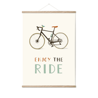Hängendes Poster "enjoy the ride" von Illuster, geeignet für drinnen und draußen, mit farbenfrohem Design und motivierendem Text