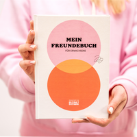 Freundebuch für Erwachsene von Simon & Jan, offene Seite mit Platz für persönliche Einträge, schöne Papeterie in gedecktem Design