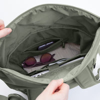 Got Bag Roll-Top Easy Rucksack in schwarzer Farbe mit verstellbaren Schultergurten und rollbarem Verschluss.