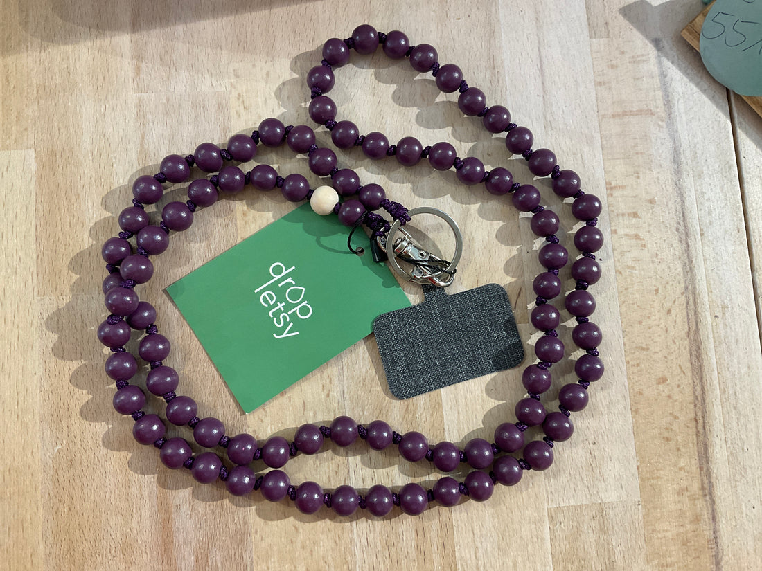 Handykette von Dropletsy, stilvolles Accessoire mit 3D-Design, detailreiche Optik, perfekt für Smartphones und unterwegs.