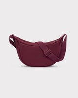 Half-Moon-Bag Ally Small von Johnny Urban in Black, Detailansicht des Schultergurts