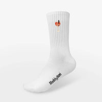 Bunte Socken mit Aperol-Motiv von Made By Nami, aus weicher Bekleidung, detailreiche Illustration auf den Socken sichtbar