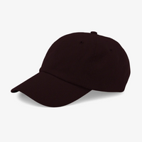 Bunte Cap aus Bio-Baumwolle von Colorful Standard, in Oxblood Rot, als modisches Accessoire gezeigt.