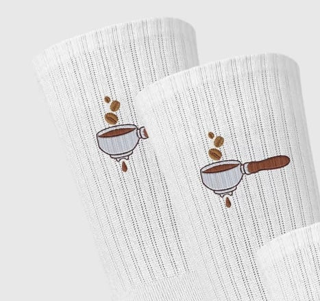 Bunte Socken mit Motiv von Made by Nami, bequemes Bekleidungsstück, inklusive farbiger Muster und weicher Baumwollstoff.
