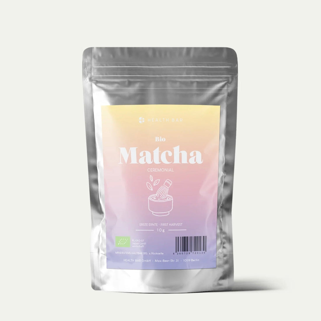 Bio Matcha Tee von Health Bar in einer Schale, fein gemahlen, frisch und grün, ideal für die Zeremonie und gesunden Genuss