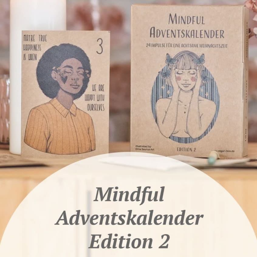 Veganer Adventskalender Edition 2 von Donaustern Mit Herz&Hand, mit veganen Schokoladen und nachhaltigem Design, auf weißem Hintergrund