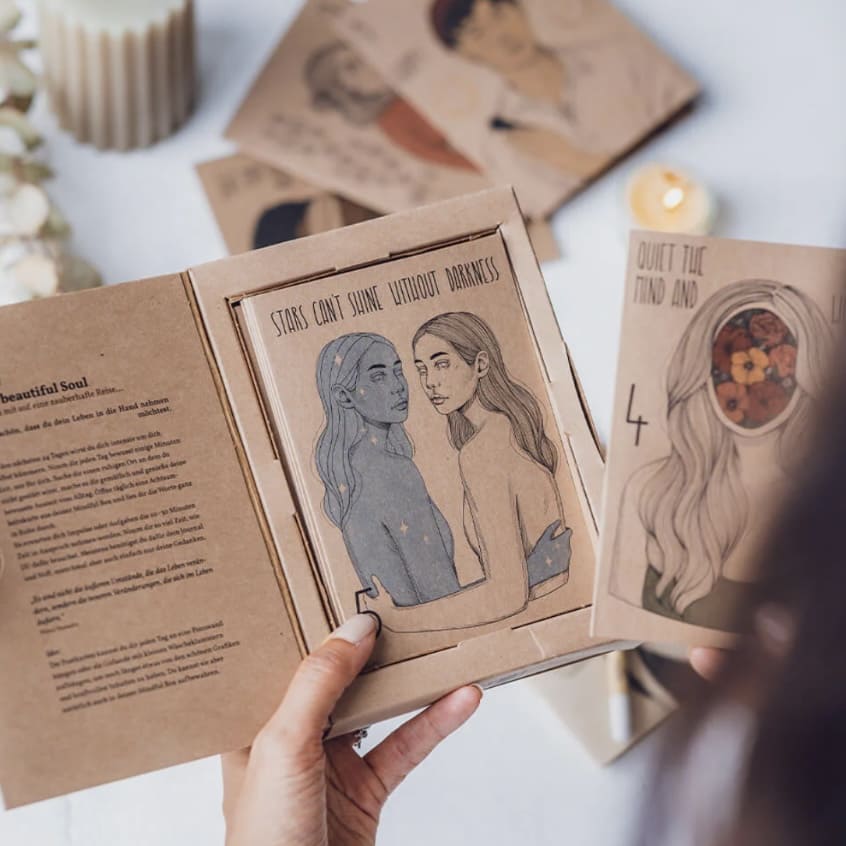 Veganbox Adventskalender Edition 3 von Donaustern Mit Herz&Hand, mit nachhaltigen und veganen Überraschungen im Kalender.