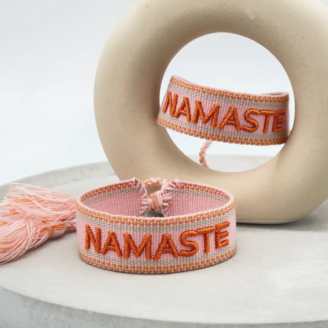 Armband gewebt „namaste“ peach , Parsley & Pepper