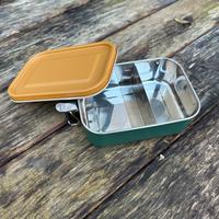 Brotbox von Roadtyping, robuste Lunchbox für drinnen und draußen, aus langlebigem Material, ideal für unterwegs und Schule.
