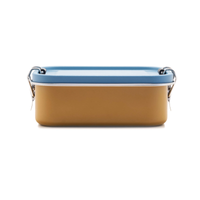 Brotbox von Roadtyping, robuste Lunchbox für drinnen und draußen, mit praktischem Design und sicheren Verschlüssen.