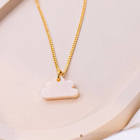 Elegante tilda & theo Halskette aus Schmuck-Accessoire mit filigranem Design, sichtbar auf dem Bild.
