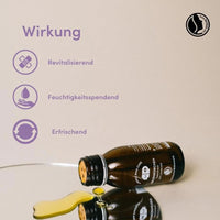 Gesichtsolle Lavendel von 4 people who care, pflegendes Beauty-Produkt, zeigt Flasche mit Lavendel-Öl in eleganter Verpackung