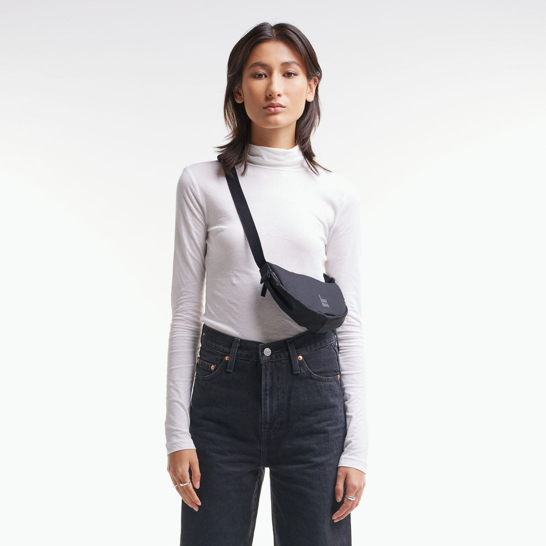 Mini Moon-Bag von Got Bag, nachhaltiger Rucksack und HipBag aus recyceltem Meeresplastik, mit verstellbarem Gurt.