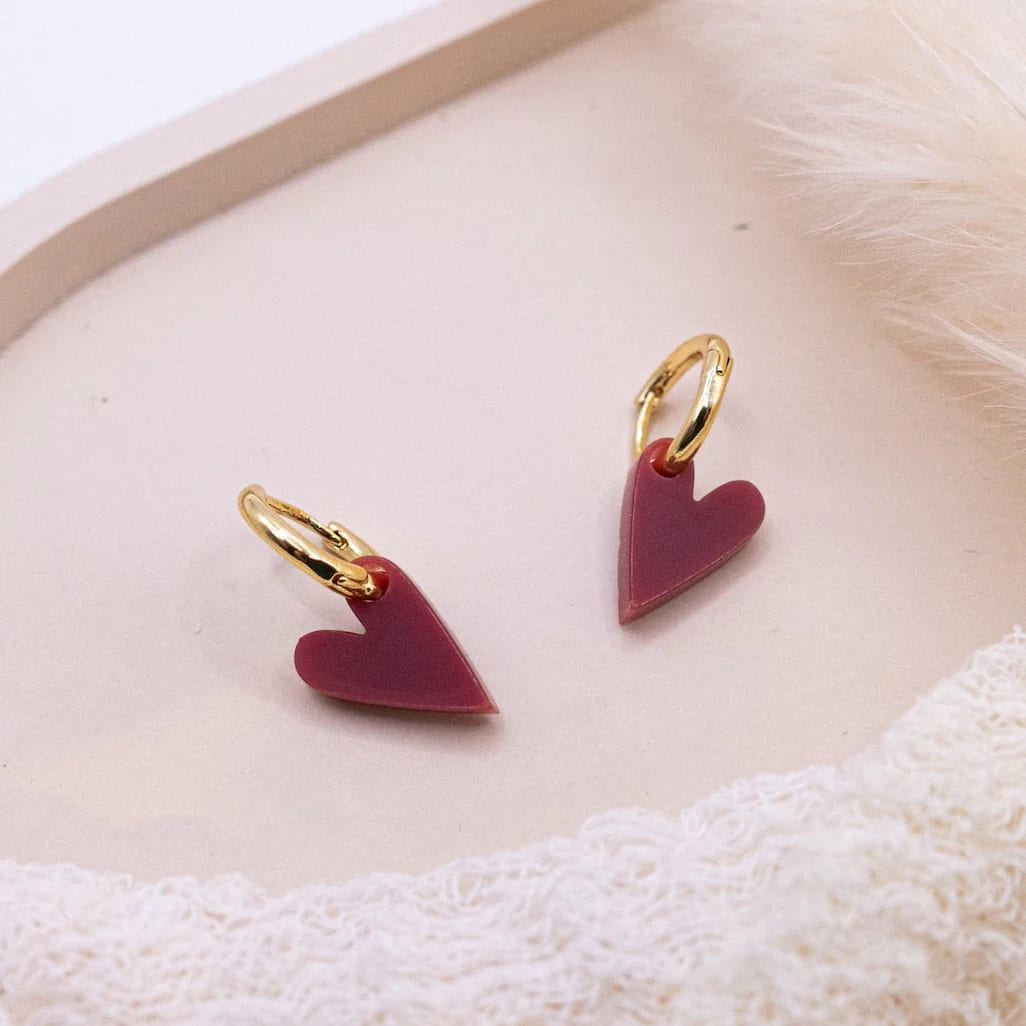 Tilda & Theo Creolen-Ohrringe aus Edelstahl, elegante runde Accessoires, glänzende silberfarbene Ohrschmuck.