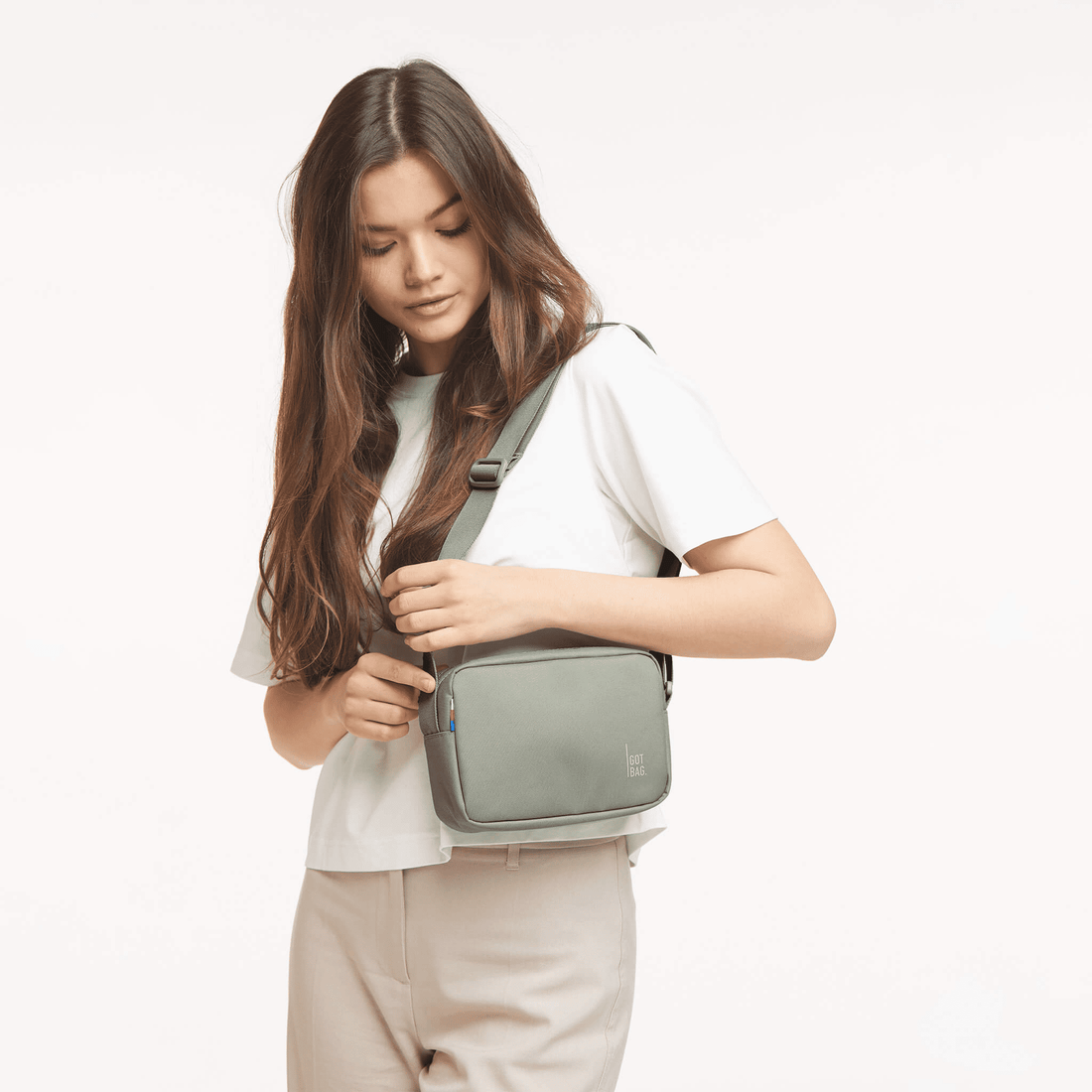 Got Bag Crossbody-Bag aus recyceltem Material, stilvoller Rucksack und HipBag in schwarzer Farbe, tragbar für Alltag und Reisen