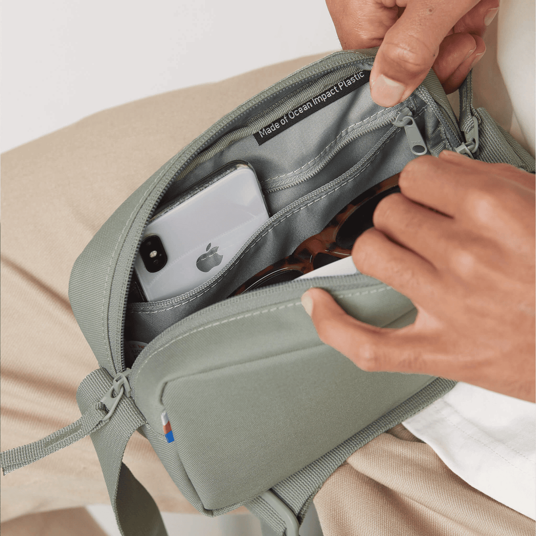 Got Bag Crossbody-Bag, stylischer Rucksack und HipBag aus recyceltem Material, mit verstellbarem Schultergurt und modernen Design.