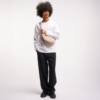 Kleine Cloud-Moon-Bag von Got Bag, nachhaltiger Rucksack mit modernem Design, aus recyceltem Meeresplastik gefertigt.