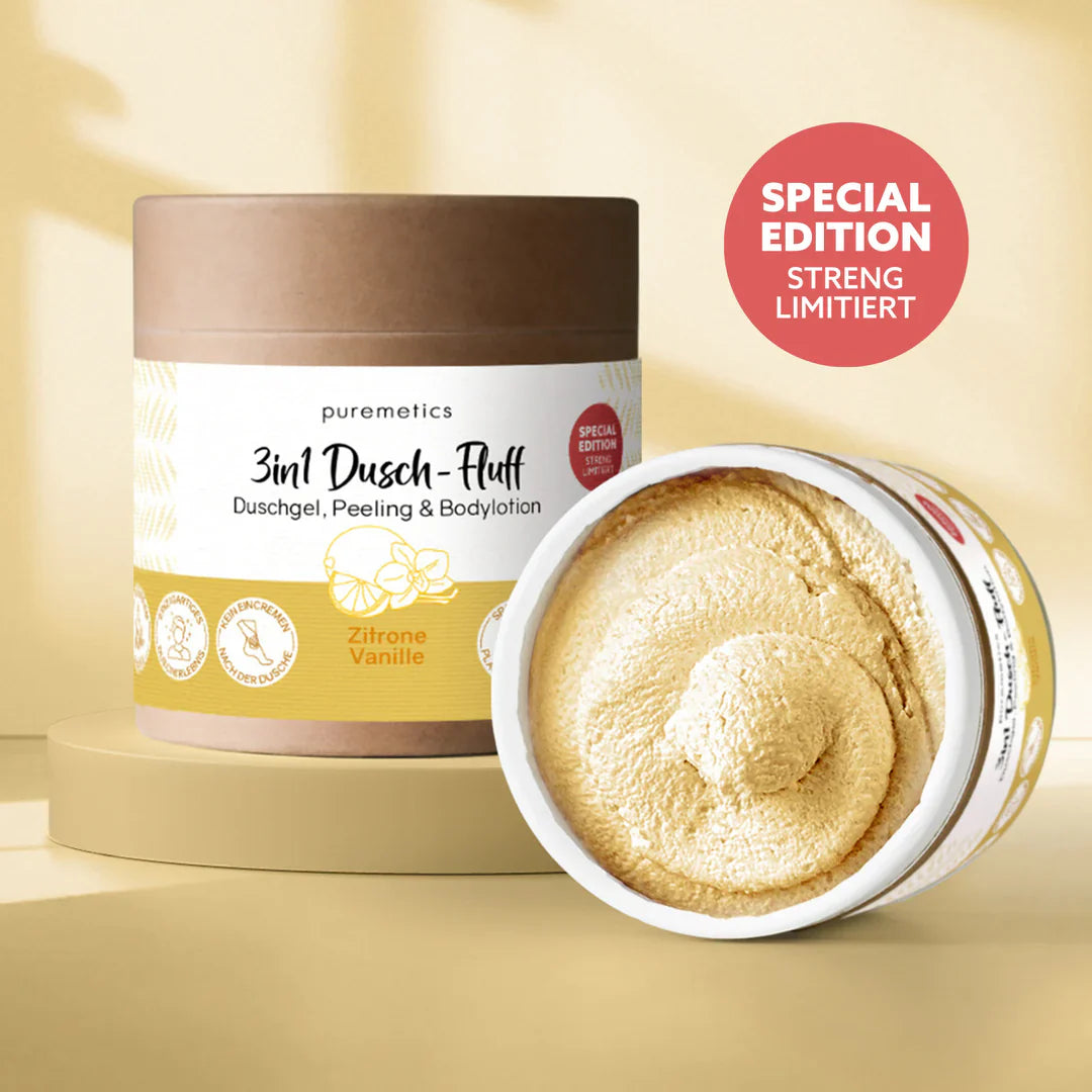 Dusch-Fluffs von Puremetics, 3-in-1 Körperpflege, weiche Textur für sanftes Waschen und Peeling in der Hand gehalten