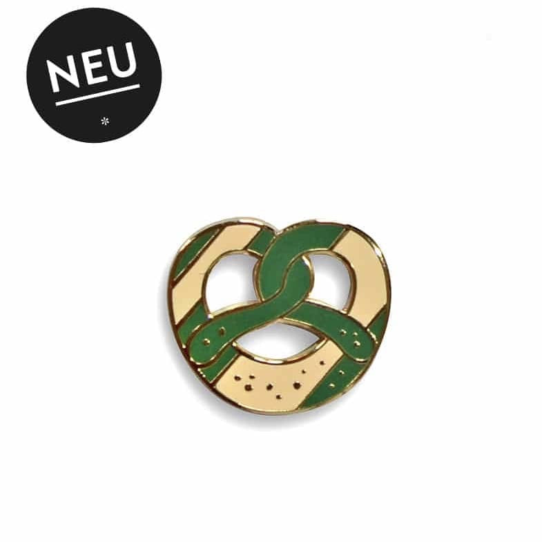 Heimatformat Pin Breze, kleines Accessoire mit Bärenmotiv, goldfarbenes Metall, perfekt für Kleidung oder Taschen.