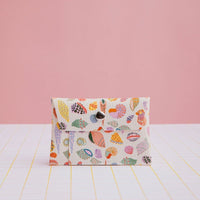 Kunstleder-Geldbeutel mit Druckknopf und bunten Motiven, Ecke Accessoires, praktische Geldbörse für Damen.