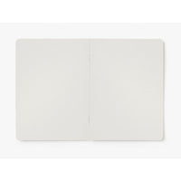 A5 Notizheft von typealive, elegante Papeterie mit linierten Seiten und robustem Einband, ideal für Notizen und Skizzen.