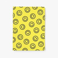 A5 Notizheft von typealive, handliches Notizbuch aus Papier, ideal für Notizen und Skizzen, mit linierten Seiten.
