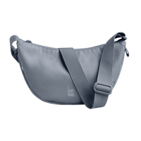Kleine Moon-Bag von Got Bag, nachhaltiger Rucksack und Hüfttasche aus recyceltem Material, mit verstellbarem Gurt.
