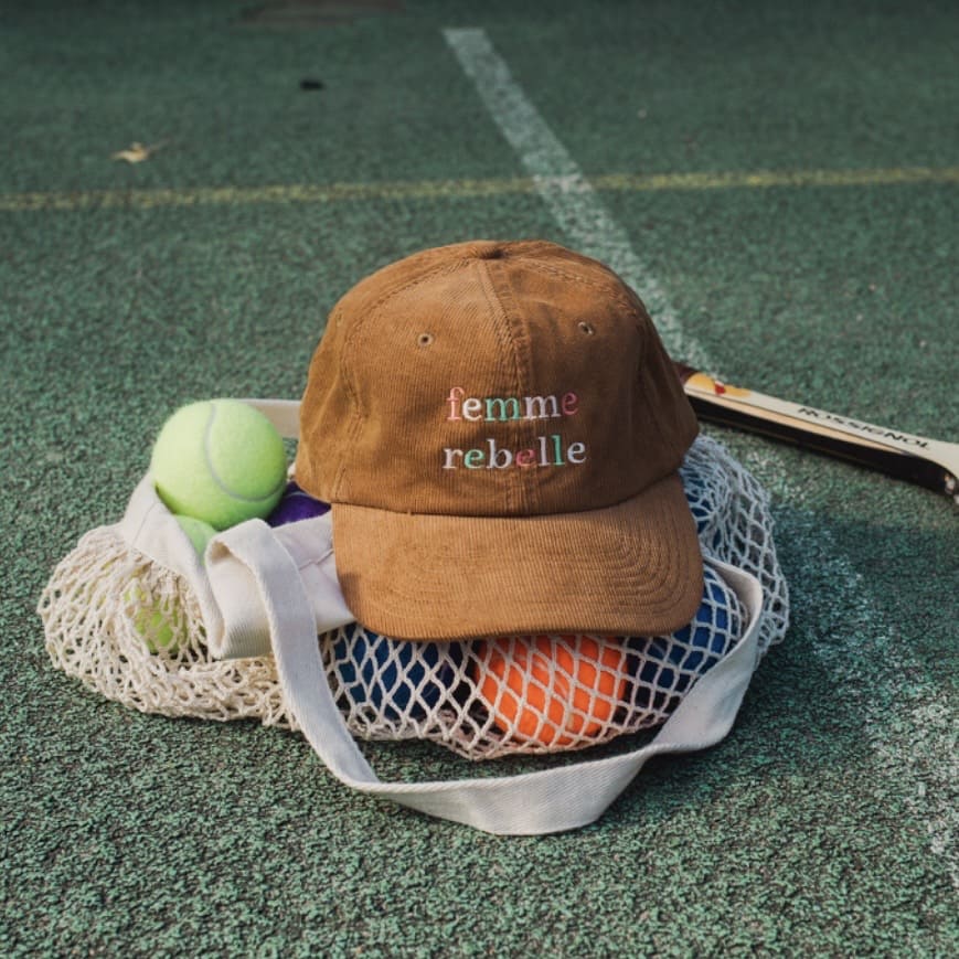 Cord Cap mit Aufschrift, Femme de Marin