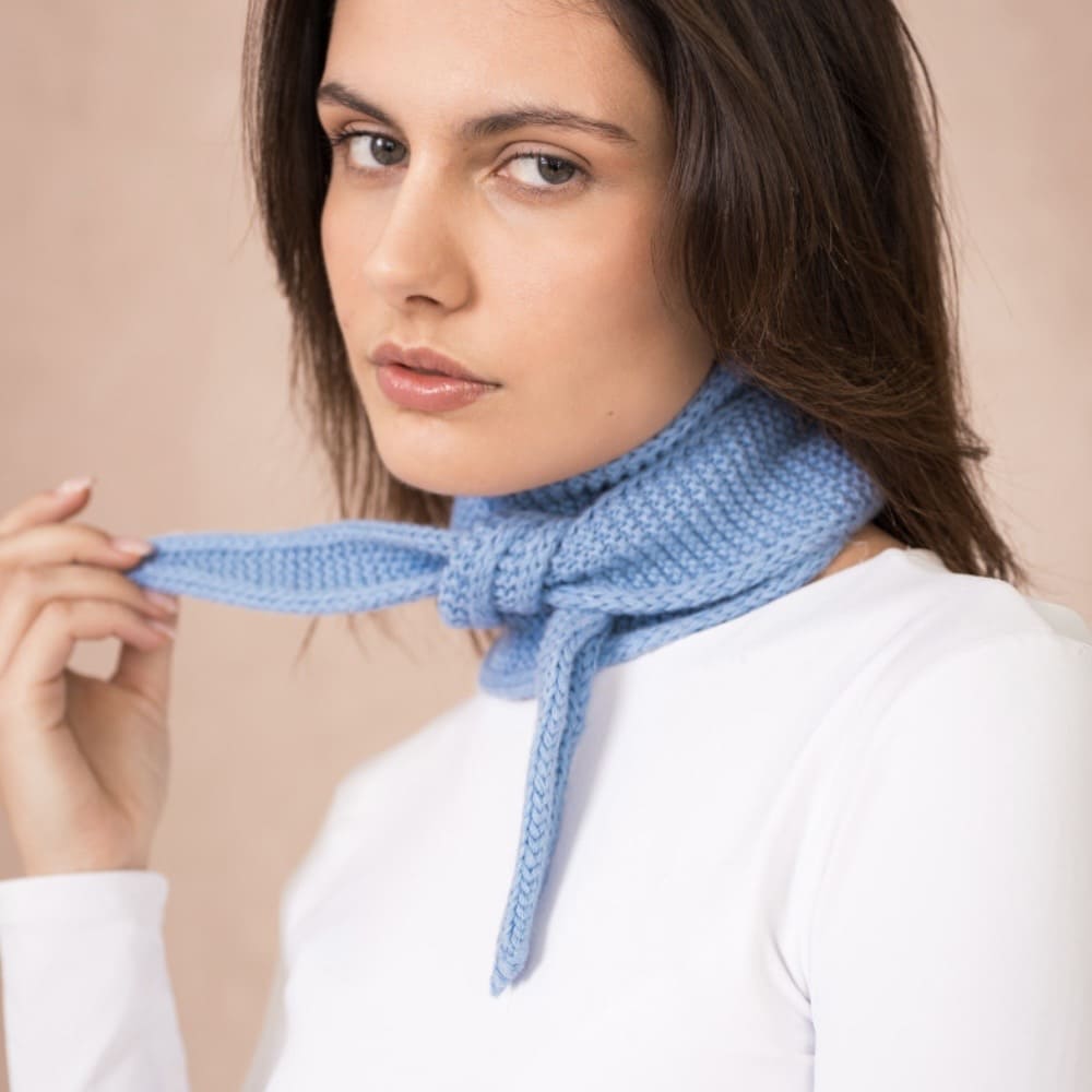 Weicher calie paris Schal „Sophie Scarf“ in eleganter Stoffqualität, trägt sich angenehm und stilvoll.