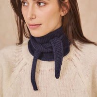 Weiches calie paris Schal „Sophie Scarf“ in eleganten Mustern, perfekt für stilvolle Winter- und Herbstmode.