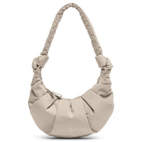 Kleine Pleat-Moon-Bag von Got Bag, nachhaltiger Rucksack und HipBag, aus recyceltem Meeresplastik, mit Falten-Design.