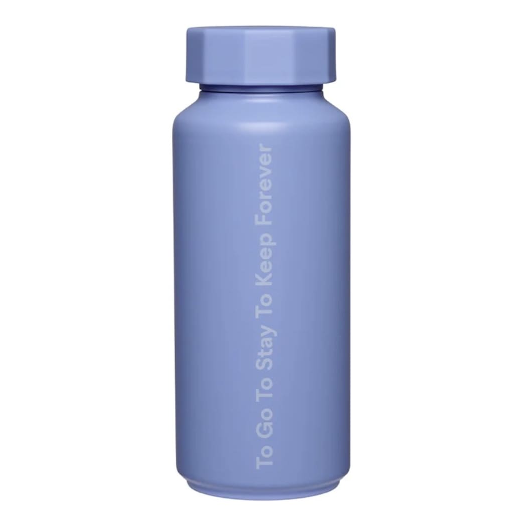Designletters Thermo Trinkflasche für Drinnen und Draußen, Edelstahl mit schwarzem Deckel, ideal für unterwegs