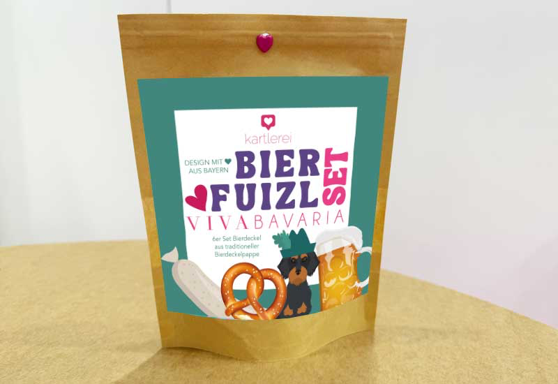 Sechs Bierdeckel im Set von Kartlerei mit handgemachten Designs, ideal für Bierliebhaber und Sammler.