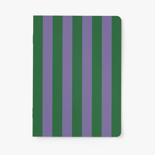 A5 Notizheft von typealive, elegante schwarze Papeterie mit kariertem Papier, ideal zum Notizen machen und Skizzieren.