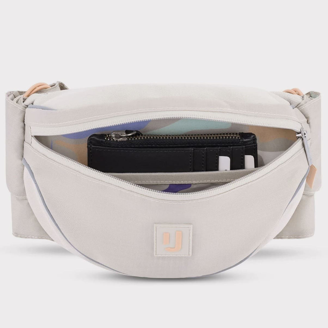 Johnny Urban 2-in-1 Bauchtasche und Rucksack „Jimmy“ aus robustem Material, zeigt das vielseitige Design und praktische Trageoptionen.